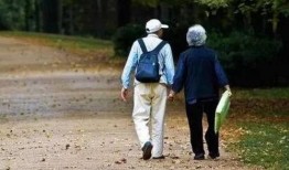 父母爆料母亲犯法吗视频,父母爆料母亲犯法视频引发社会关注